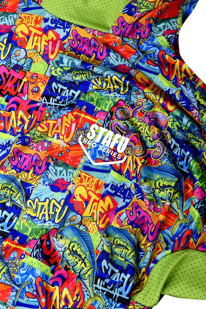 Stratos Kapüşonlu ve Maskeli UPF 40+ Performans T-Shirt - Grafiti